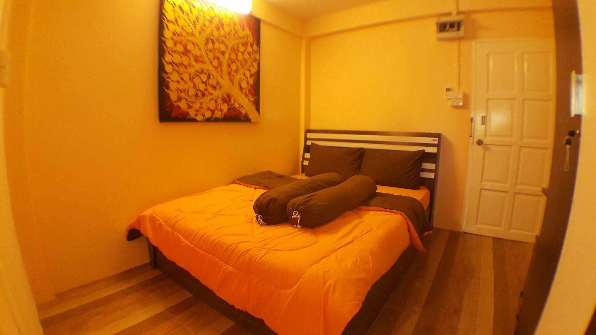 Suansin Art Garden Aparthotel Ban Lat Krachaeng Exteriör bild